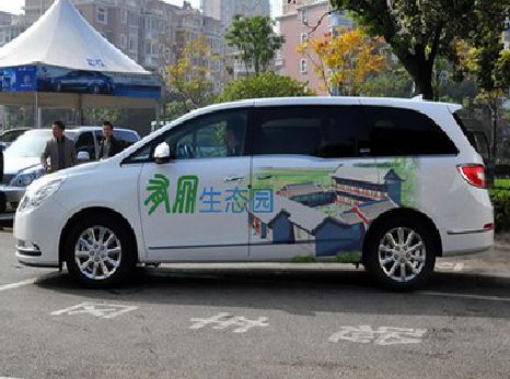 惠安户外车贴喷绘如何保持效果?